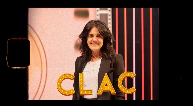 Tania F. Lombao é a presentadora de 'Clac'.